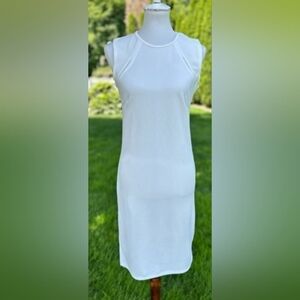 NWOT Emily Stacy M White Sleeveless Textured Dress